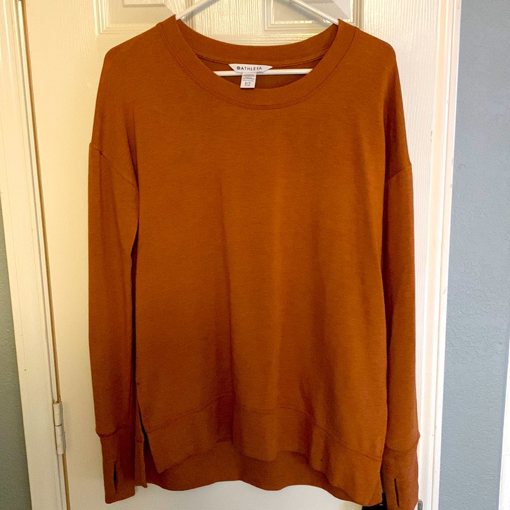 Athleta small burnt orange workout top